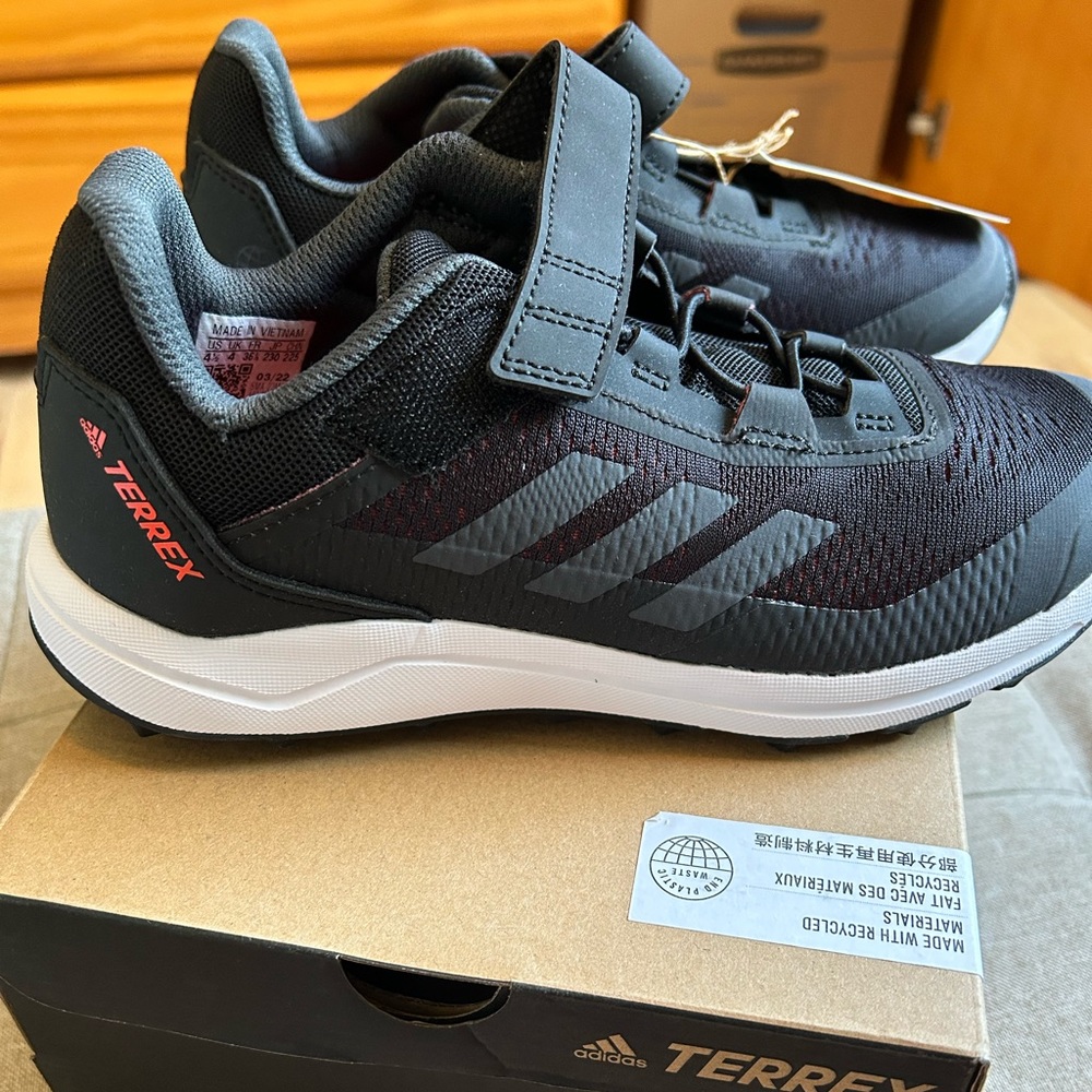 Kids Adidas Terrex Agravic Flow sneaker